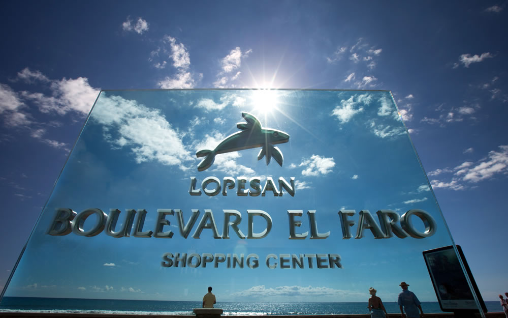 Boulevard El Faro shopping centre